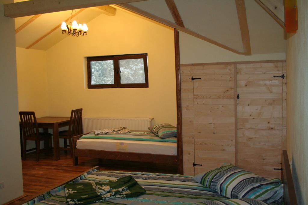 Complex Transalpina Lac Voineasa Chambre photo